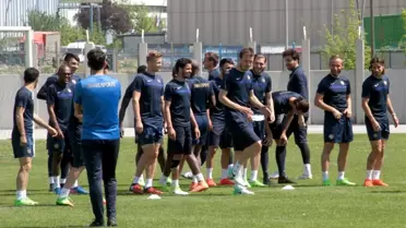 Hamza Hamzaoğlu: 'İyi Futbol ile Rakibe Kolay Şans Vermeyen Görüntümüze Büründük'
