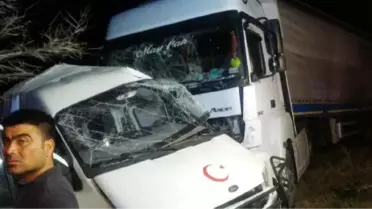 Kırıkkale'de Minibüse Tır Çarptı: 2 Ölü, 1 Yaralı