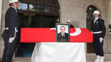Emekli Vali Devlet Töreniyle Uğurlandı