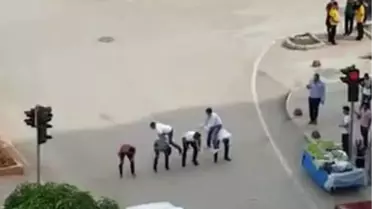 Kırmızı Işıkta Uzuneşek Oyunu