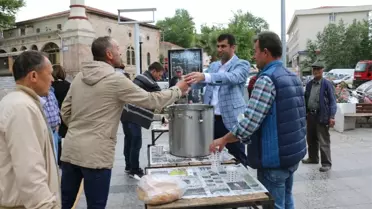 Vatandaşa Sıcak Süt İkramı