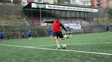 Amatör Futbolcu Attığı Golü Hakeme İptal Ettirdi
