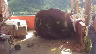 Yamaçtaki Kaya, Evin Balkonuna Yuvarlandı