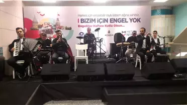 Dünyaca Ünlü Görme Engelli Türk Ressamın Eserleri Yenikapı Metro İstasyonu'nda
