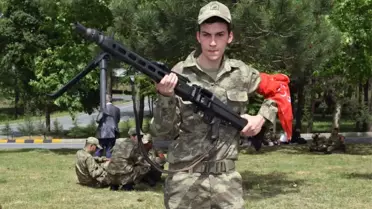 Kınalı Kuzular 1 Günlüğüne Asker Oluyor