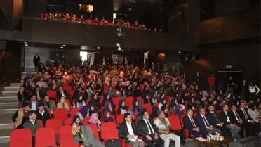 Başarı ve Mutluluk İçin Hayata Gülümse' Konferansı