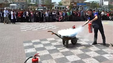 Erciş'te Afet Bilinci Semineri ve Yangın Eğitimi