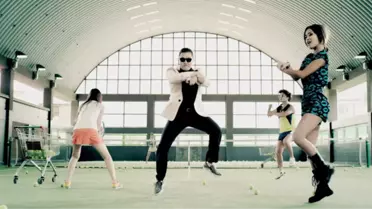 'Gangnam Style' İle Müzik Dünyasını Kasıp Kavuran Psy'dan İki Yeni Klip