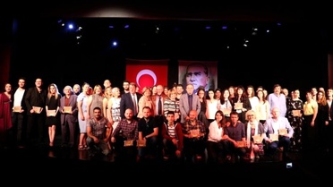 Küçük Sakar Cadı 'En İyi Çocuk Oyunu' Ödülünü Aldı