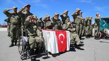 Kınalı Kuzular Bir Günlüğüne Asker Oldu
