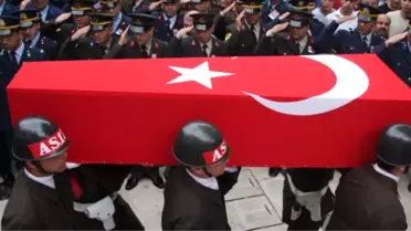 Yeniden) Şırnak'ta Şehit Olan Hüseyin Işık'ın Baba Evine Ateş Düştü
