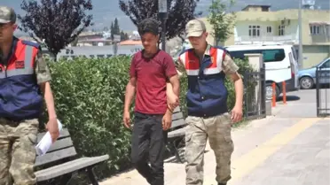 Sevdiği Kızın Nişan Kıyafetini Çaldı