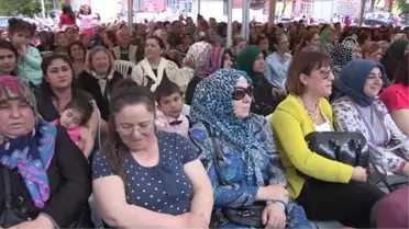 Bakan Özhaseki, Açılışını Yaptığı Aydınlıkevler Semt Çarşısı'nı Gezdi