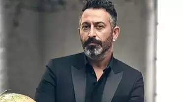 Cem Yılmaz, Tırnaklarını Yediği İçin Müzik Kariyeri Başlamadan Bitmiş