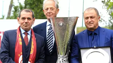 Dursun Özbek, Faruk Süren ve Fatih Terim'e Plaket Verdi