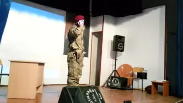 İmamhatip Ortaokulu Öğrencilerinden 15 Temmuz Anma Etkinliği