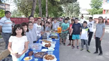 Kadirli'de Yardıma Muhtaç Öğrenciler İçin Kermes