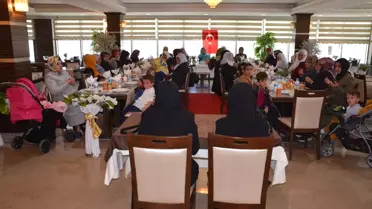 Kaymakam Eşi Şehit Aileleriyle Buluştu