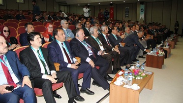 Yyü'de 'Üniversitelerin Üniversite-İşbirliğinden Beklentileri' Sempozyumu