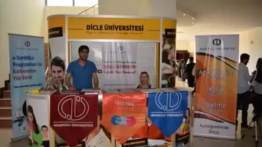 Anadolu Üniversitesi, Dü'de Stant Açtı