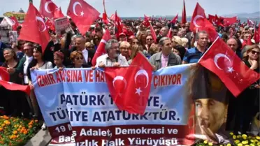 İzmir'de 'Yurttaş Girişimi'nden 19 Mayıs Kutlaması