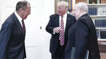 Trump'ın Lavrov'a Görevden Aldığı Comey İçin 'Delinin Teki' Dediği Ortaya Çıktı