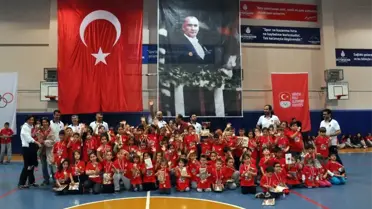 Tmok'un Ücretsiz Spor Okulları Projesi Yıl Sonu Etkinliğinde Spor Şöleni Yaşandı