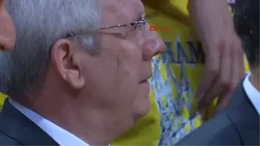 Basketbolda Avrupa'nın En Büyüğü Fenerbahçe'nin Şampiyonluk Pastası Kesildi