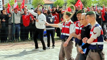Şehit Annesi Salondan Çıkarıldı, 15 Temmuz Çatı Davası Karıştı: Hepiniz Teröristsiniz