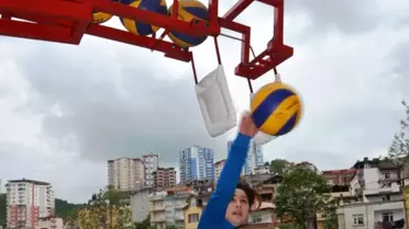 Öğretmenden Voleybol Smaç Makinesi