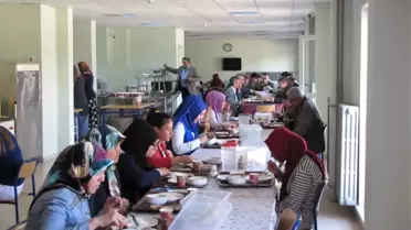 Teog'da Dereceye Giren Öğrencilere Yemek İkramı