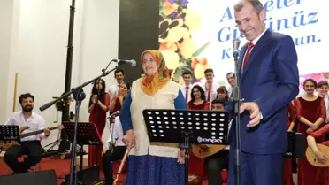Anneler ile Çocukları Sahnede