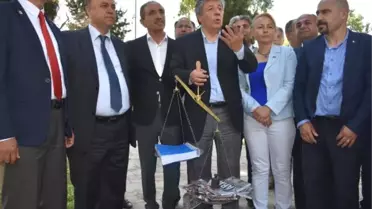 CHP'lilerden 'Voltalı- Terazili' Protesto Eylemi