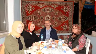 Başkan Özkan İlk İftarı Şehit Ailesinin Evinde Yaptı