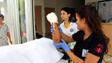 Otostopla Bindiği Otomobil Kaza Yaptı, Sol Eli Koptu