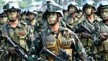 Filipinler'de Sıkıyönetim Yaklaşık 85 Bin Kişiyi Yerinden Etti