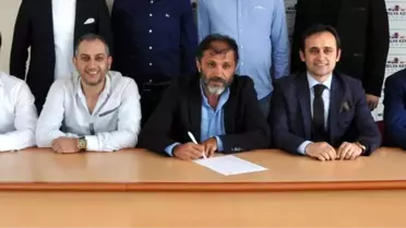 İnegölspor, Teknik Direktörü Taşkın Güngör ile 12 Saat Sonra Yollarını Ayırdı