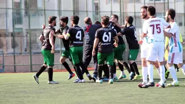 Yalova'daki Amatör Maçta 7 Kırmızı Kart Olay Çıkarttı