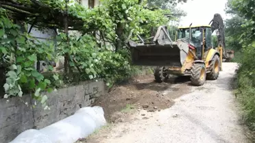 Akyazı Türbe Sokakta Yağmur Suları Kontrol Altında