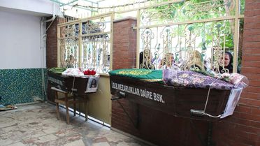 Cinnete Kurban Giden Aile Toprağa Verildi