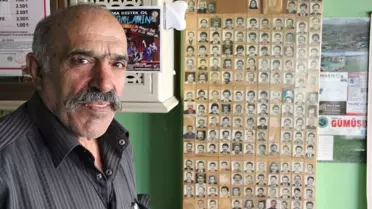 Kıraathane Kültürünü Yaşatırken Hobisini Sürdürüyor