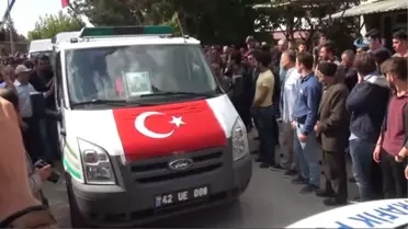 2- Şehit Uzman Çavuş Özer'i, Konya'da 10 Bin Kişi Uğurladı
