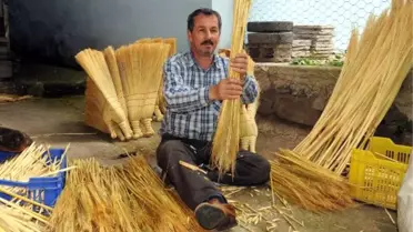 5 Kuşaktır Ot Süpürgesi Üretiyorlar