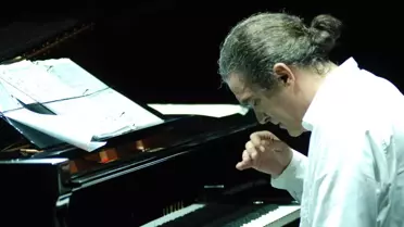 Fahir Atakoğlu Paris Unesco'da Konser Verdi