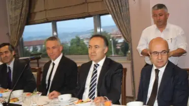 Halep Türkmenlerinden Suriye'de İftar Daveti