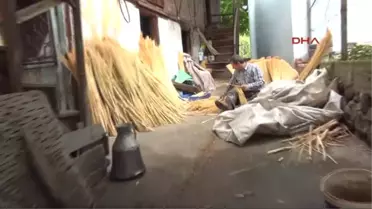 Tokat 5 Kuşaktır Ot Süpürge Üretimi Yapıyorlar