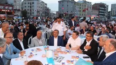 Zeytinburnu'nda 5 Bin Vatandaş İftar Sofrasında Buluştu
