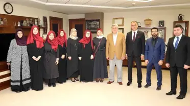 Başkan Karaosmanoğlu, Arapça Münazara Şampiyonlarını Ağırladı