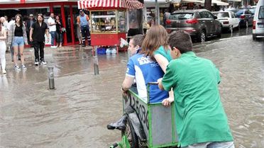 İzmir'de Sağanak ve Dolu