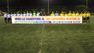 Futbolcular Sahaya Mhrs Pankartı ile Çıktı